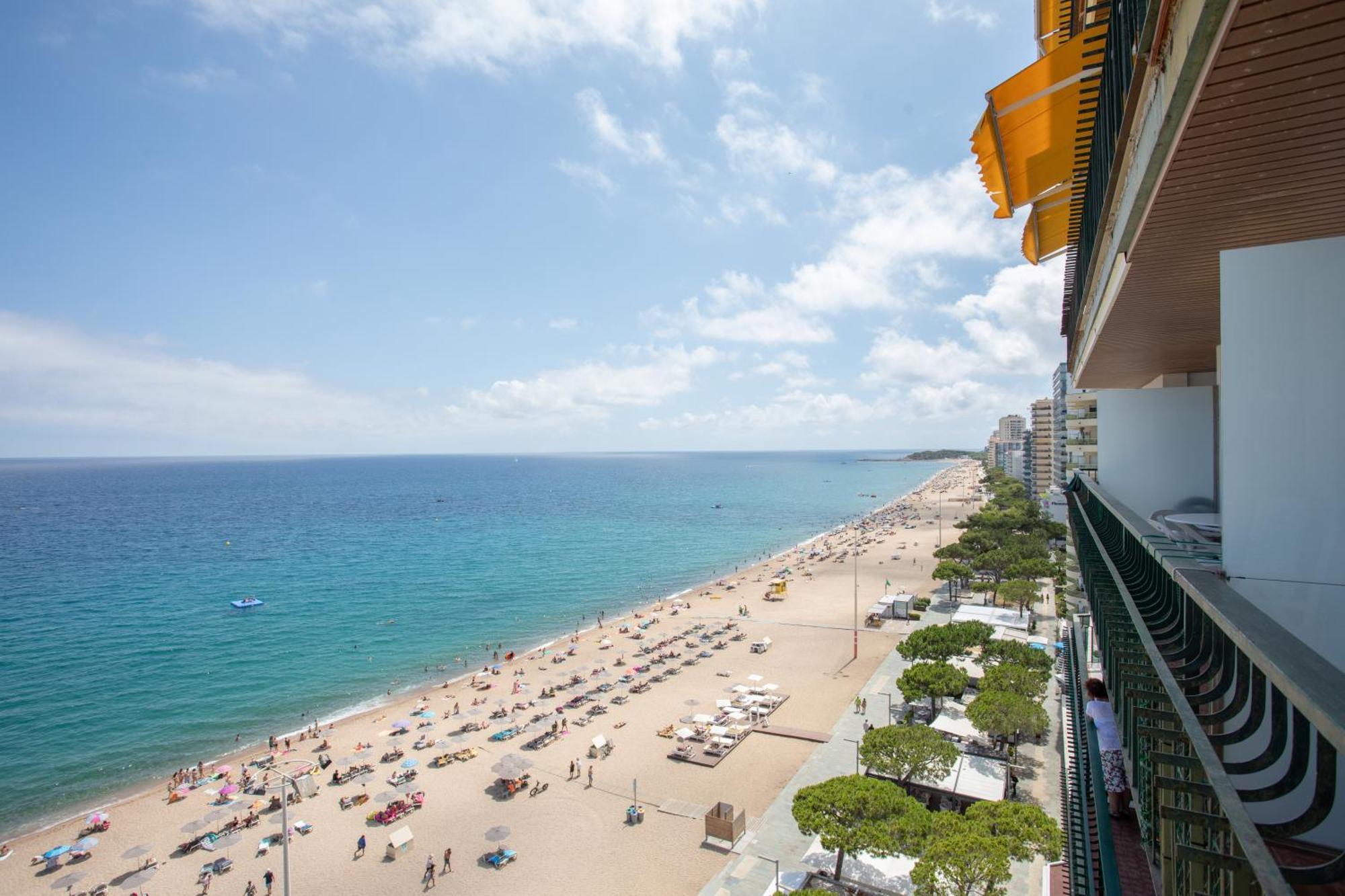 Pis Embaixador 1A Linea De Mar Apartment Platja d'Aro Luaran gambar