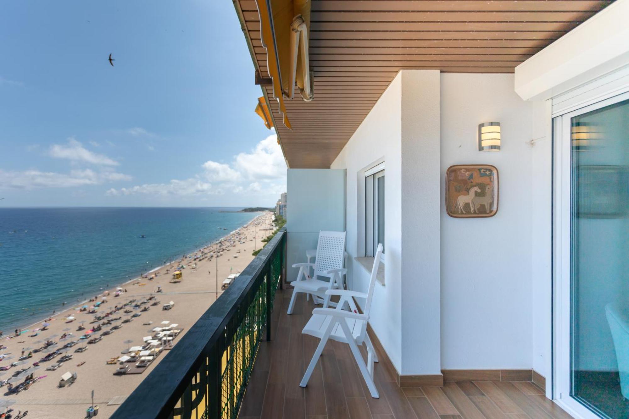 Pis Embaixador 1A Linea De Mar Apartment Platja d'Aro Luaran gambar